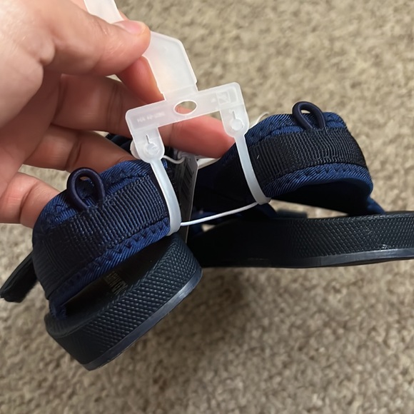 Old Navy Snap Strap Sandals - Picture 7 of 7